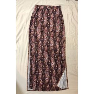 Beautiful Earth Tone Paisley Print Maxi Skirt